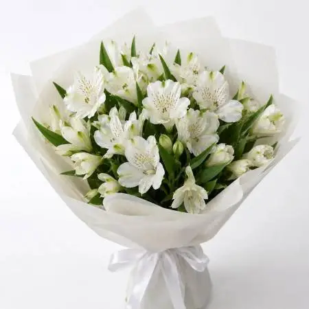 Букет из 7 белых альстромерий